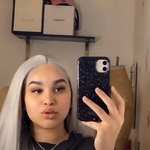 Meet your Posher, Simone